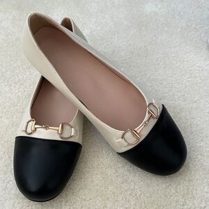 Chic Black and Cream Women's Flats